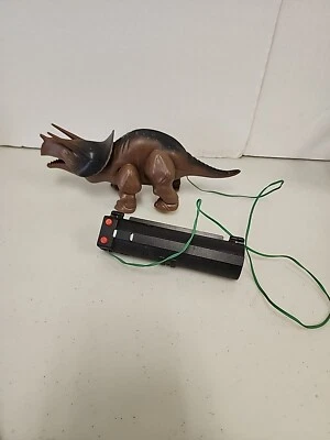Triceratops dinosaurio con control remoto vintage años 60 hecho en Japón Foto 1 de 4