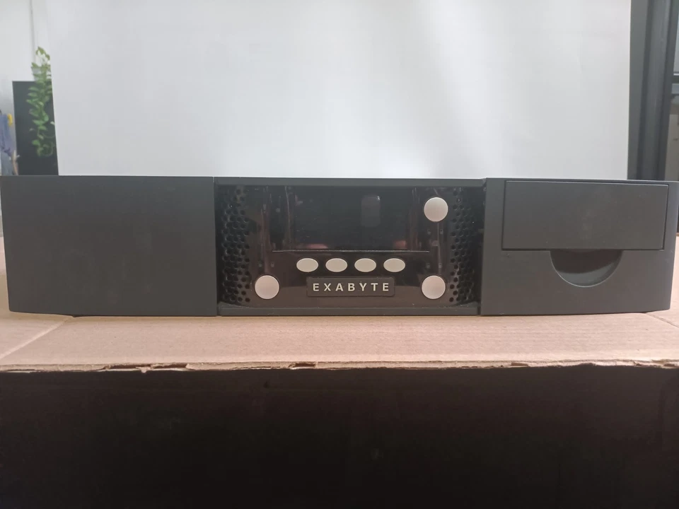 Exabyte Magnum 224 (24) Cartridge Autoloader P/N 260052-200 w/(1) LTO 2 HH LVD - Image 1 of 2