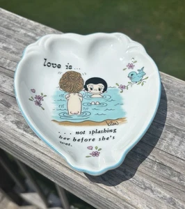 Plato de baratija Love Is... de Kim Casili 1972 RARO retro vintage  - Imagen 1 de 2