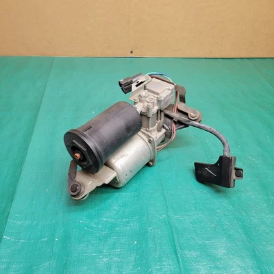 2000-2002 Lincoln Town Car 4.6L Air Suspension Compressor OEM F8VC-3B484-AC - Image 1 of 4