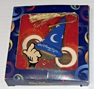 WALT DISNEY WORLD 100 Años de Magia Sombrero de Hechicero Icono Adorno Nuevo En Caja - Imagen 1 de 2