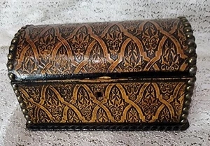 Vintage Leather Trinket Jewelry Box Chest - Picture 1 of 8