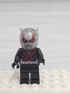 LEGO Super Heroes Ant-Man Minifigure Upgraded Suit Scott Lang Marvel 76109 sh516 - Picture 1 of 4