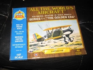 Sin usar y en caja Curtiss P-6E de AHM en escala 1/87 de la década de 1970 - Imagen 1 de 1