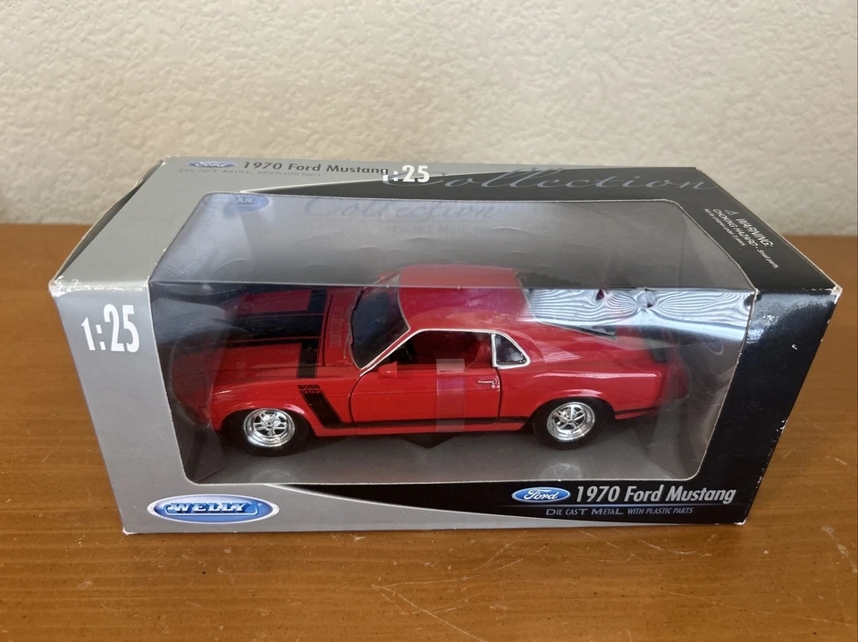 RARE Vintage WELLY 1970 Ford Mustang Boss 302 Red Black Diecast Car 1 25