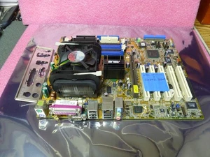 Placa madre Asus P4C800-E DELUXE INTEL PENTIUM 4 3,00 GHZ Y CUBIERTA IO - Imagen 1 de 3