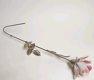 Single Rose Figurine Porcelain Pink and White With Metal Stem And Leaves Vintage - Picture 1 of 4