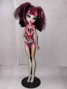 Muñeca Monster High Swim Class Beach Beasties_Draculaura COMO ESTÁ - Imagen 1 de 7