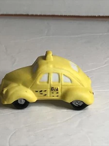 Gelbes Taxi For It’s A Wonderful Life. - Bild 1 von 7