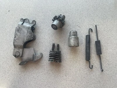 2000-2006 BMW X5 E53 ~1 REAR BRAKE SHOES KIT ~ 34212213314 ~ OEM PART - Image 1 of 3