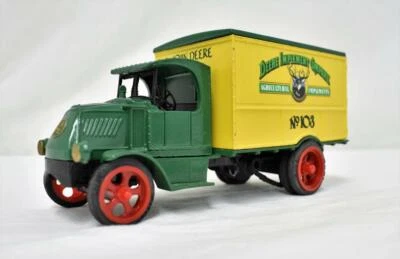 Camión de reparto Ertl 5564 John Deere Implement Co 1926 Mack Bulldog diecast 1/38 Foto 1 de 4