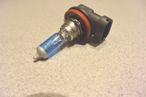 PIAA 3900K XTreme White Hybrid DOT Halogen Headlight ONE BULB H11 - Picture 1 of 2