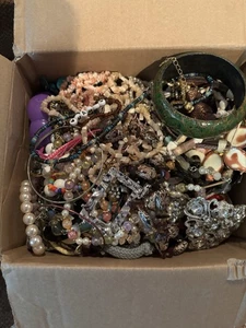 Jewelry Craft Lot Wearable Worn Mixed Metals Tangled Repurpose 5+ Pounds - Picture 1 of 2