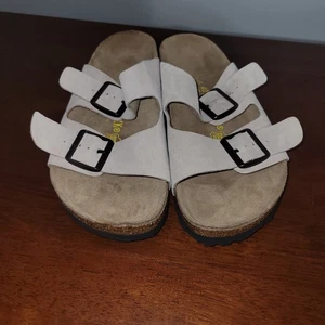 Sandali Birkenstock Arizona taupe pelle scamosciata plantare morbido taglia 40 9 9,5 NUOVI  - Foto 1 di 9