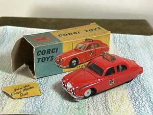 Corgi Toys #213 2.4 rojo Jaguar Bomberos Jefe en muy buen estado en caja original justa - Imagen 1 de 7