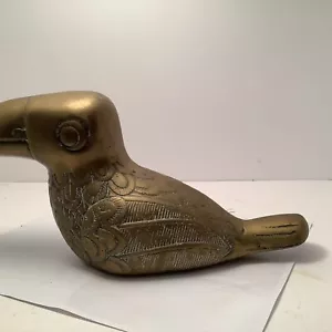 Statuina uccellino tucano patina ottone pesante vintage metà secolo decorazione arte popolare 11 in - Foto 1 di 6