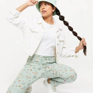 Max Girls Green Floral Print Full-Length Jeans  - Size 13-14 Years  - Picture 1 of 7