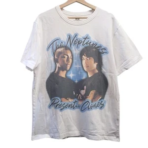 Camiseta Uniqlo UT Neptunes Presente Clones Música Pharrell Chad Blanca Talla L Rara - Imagen 1 de 5