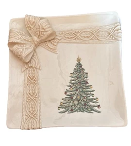 Christmas Plate By Grasslands Road Tree Design With Raised Ribbon & Bow Detail - Picture 1 of 5