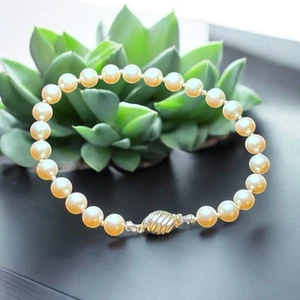 Vintage Marbella Classic Pearl Bracelet Elegant Gold-Toned Box Clasp Signed - Picture 1 of 7