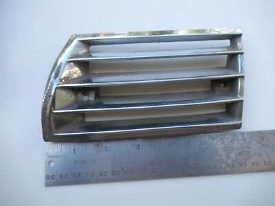 Parrilla bocina izquierda Porsche 911/912 ('69-'72) 90155943127 #13 Foto 1 de 4