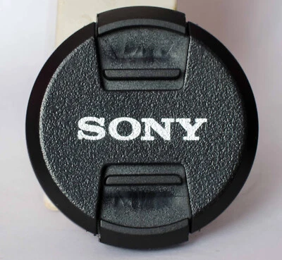 Sony 40.5mm centre pinch front lens cap #2. - Image 1 of 2