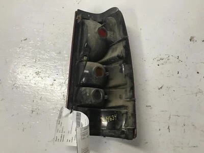 Conjunto de luz trasera izquierda usada se adapta a: camioneta Gmc Sierra 1500 2001 Fleetside izquierda G Foto 1 de 4