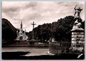Lourdes Basilica and Esplanade France Black & White Vertical RPPC - Picture 1 of 2