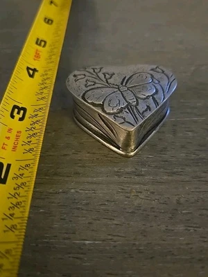 ALEMANIA ANTIGUA CAJA DE PASTILLAS CORAZÓN MARIPOSA - ESTAÑO 95% ZINC MARCA Foto 1 de 4