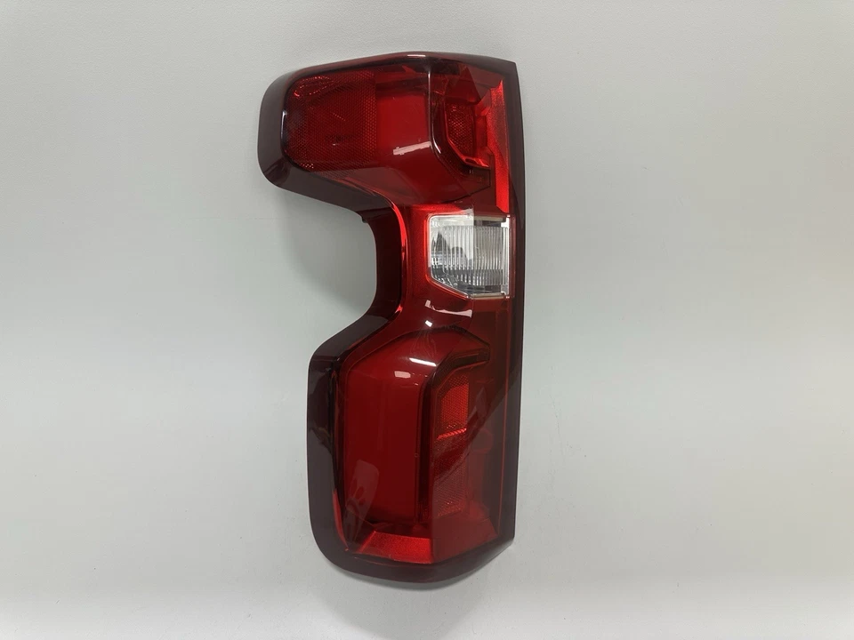 2019-2023 雪佛兰索罗德 1500 尾灯 LH 司机侧 84678149 GM2800311 — 第 1/4 张图片