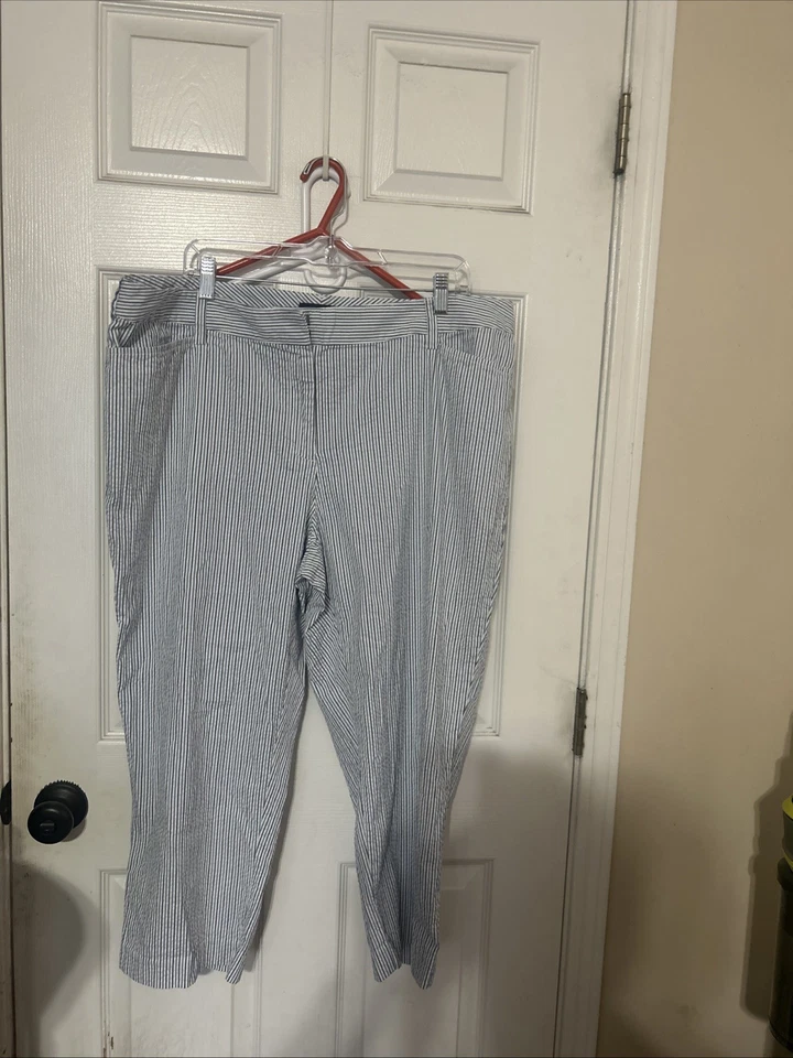 Lands End Pants Womens 18W Blue White Gray Striped Crop Capri Straight Med Rise - Image 1 of 4