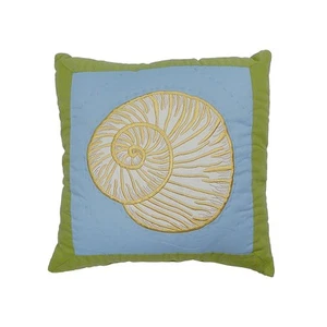 Almohada con acento de punta de aguja Shell Coastal Treasure de 14" x 14" - Imagen 1 de 4
