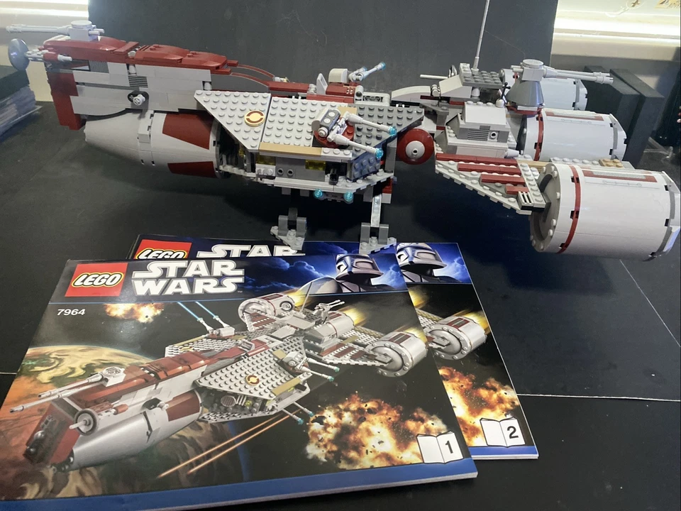 LEGO Star Wars: Republic Frigate (7964) - Image 1 of 1