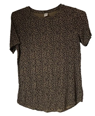 Camiseta para mujer Old Navy pequeña de leopardo cuello redondo de moda con estampado animal Foto 1 de 3