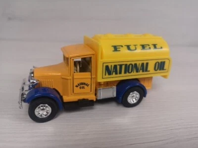 Camión de combustible de aceite nacional Welly 9350 Foto 1 de 3