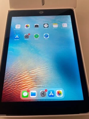 Apple iPad Air 2 A1567 16 GB, Wi-Fi + 4G, 9.7 in - Silver unlocked and unblocked - Image 1 of 4