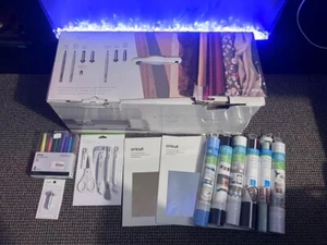 Cricut maker - Rose plus extras, Ultimate Smart Cutting Machine - Picture 1 of 6