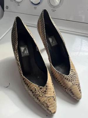 Zapatos de salón vintage J. Renee bronceados plateados con estampado de piel de serpiente punta puntiaguda 8,5 M Foto 1 de 3