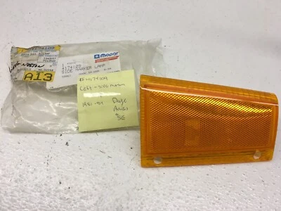 Lámpara de señalización delantera izquierda Mopar NOS para Dodge Aries 1981-1984 4174109 Foto 1 de 4