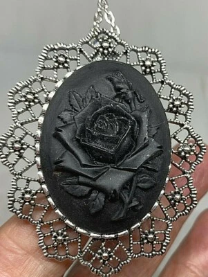 哥特式黑玫瑰死浮雕吊坠胸针摇滚蒸汽朋克护身符服装 — 第 1/4 张图片