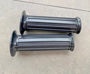 GRIP RUBBER SET LR NEW FOR SUZUKI CS50 CS-50 - Picture 1 of 6