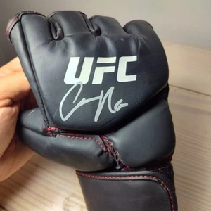Guante UFC firmado autografiado luchador desconocido - Imagen 1 de 5