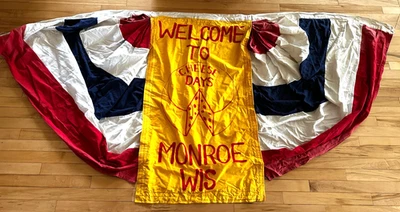 Banderín Monroe WI Cheese Day con inserto amarillo Bienvenido a Cheese Days Foto 1 de 4