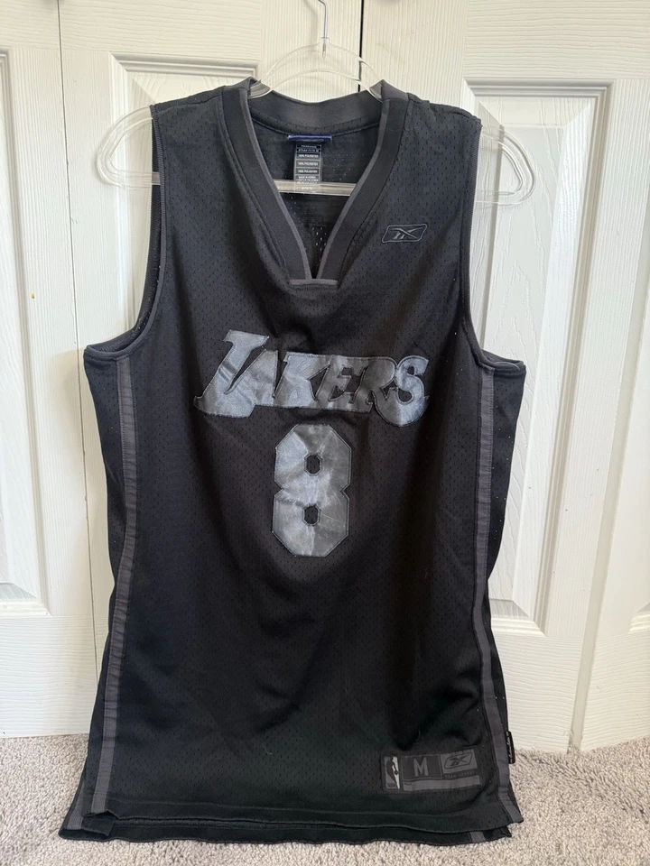 Camiseta Blackout Vintage Edição Exclusiva LA Lakers Kobe Bryant Reebok #8 Média - Imagem 1 de 4