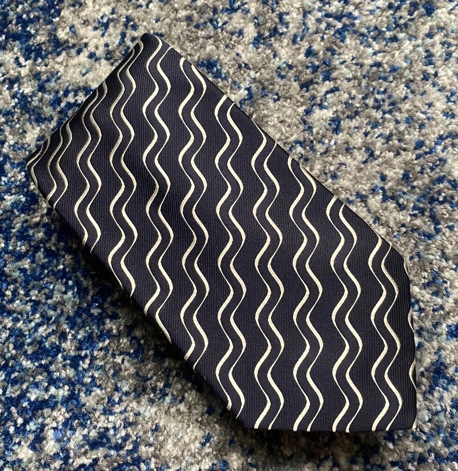 Corbata Ralph Lauren Etiqueta Púrpura Azul Marino Blanco Onda Sesgada Rayas Seda Inglaterra Foto 1 de 4