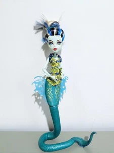 Monster High Great Scarrier Reef Glowsome Ghulfisch Frankie Stein Puppe  - Bild 1 von 10