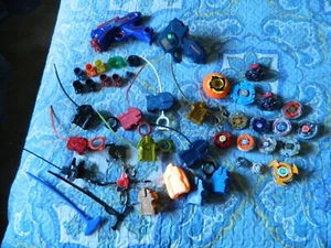 Lotto BeyBlade TOMY Hasbro - Foto 1 di 19