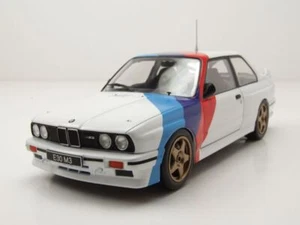 BMW M3 E30 1989 blanco modelo coche 1:24 caja blanca - Imagen 1 de 8