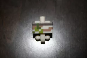 Pieza de repuesto para figura de acción Minecraft Overworld Iron Golem - torso inferior - Imagen 1 de 3
