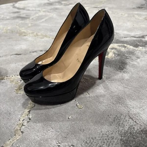 Damen Christian Louboutin Pumps schwarz Lackleder Größe 37 - Bild 1 von 5